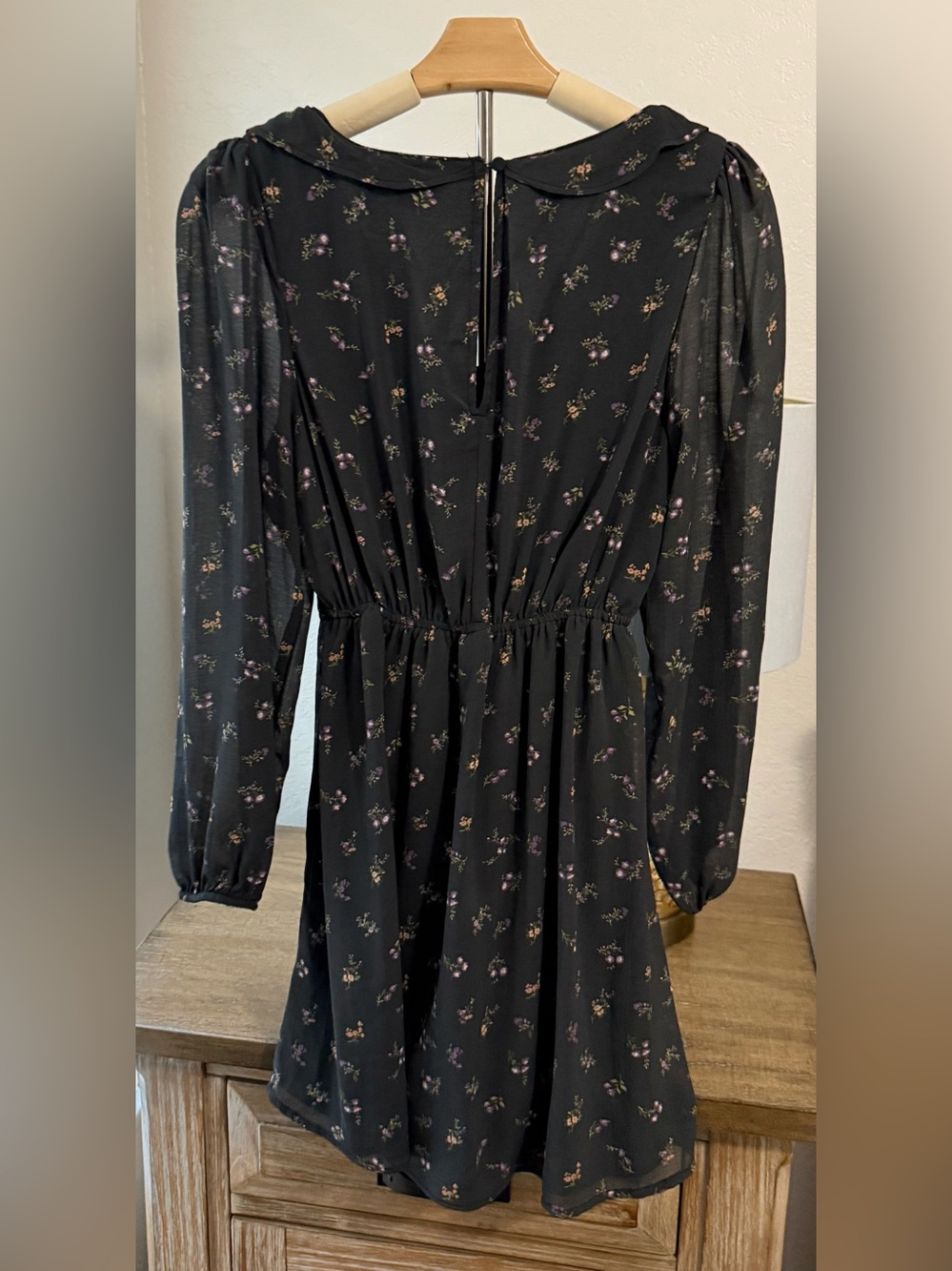American Eagle Outfitters Grey Floral Ruffled Long-Sleeve Dress NWT- size small - Picture 5 of 6